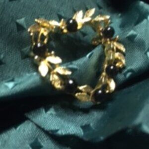 Vintage Trifari Crown Brooch Pin
